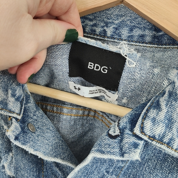 BDG | distressed denim jacket - Picture 3 of 5